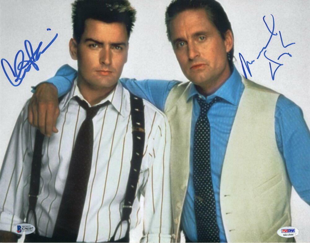 CHARLIE SHEEN MICHAEL DOUGLAS SIGNED 11X14 PHOTO WALL STREET AUTOGRAPH BECKETT COLLECTIBLE MEMORABILIA