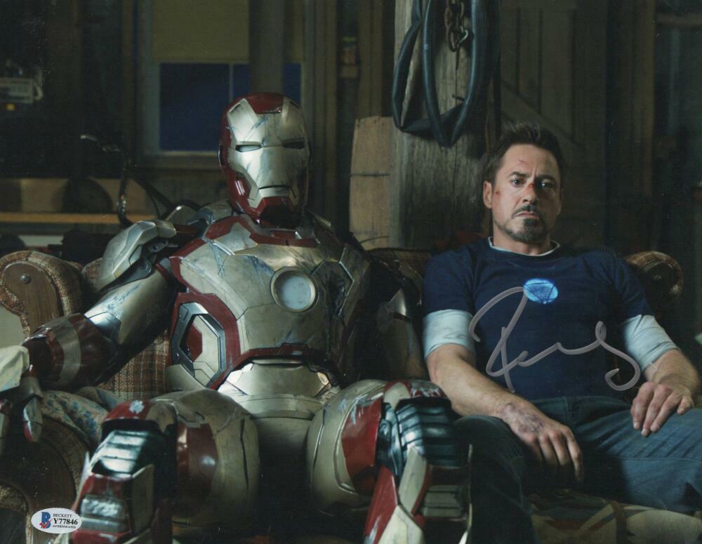 ROBERT DOWNEY JR SIGNED 11X14 PHOTO IRON MAN MARVEL AUTOGRAPH BECKETT COA B
