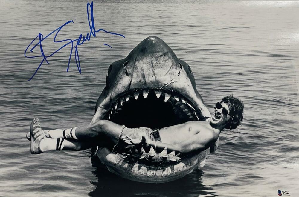 STEVEN SPIELBERG SIGNED 12X18 PHOTO JAWS AUTHENTIC AUTOGRAPH PROOF BECKETT COA
