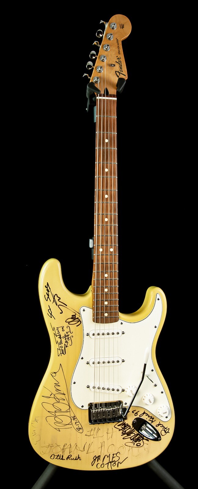 BLUES LEGENDS SIGNED FENDER GUITAR PSA DNA AA14378 21 AUTOS BB KING GUY HOOKER
