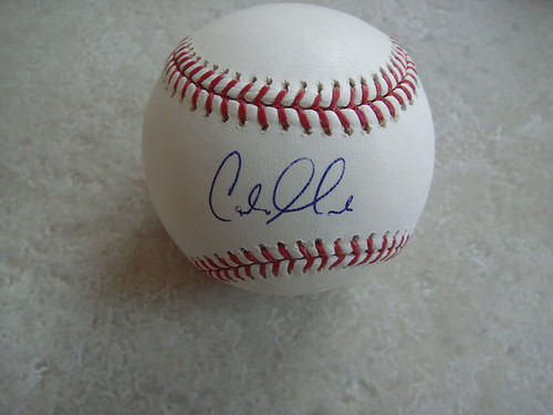 CARLOS GUTIERREZ MINNESOTA TWINS SIGNED OFFICIAL ML BALL W/COA
