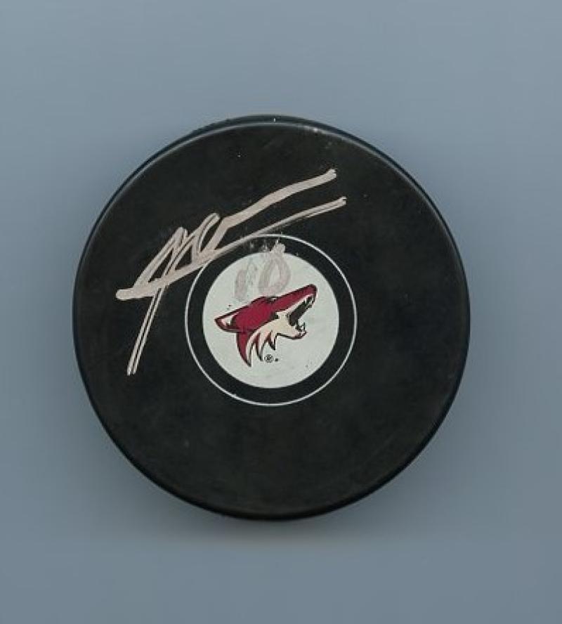 NICK MERKLEY PHOENIX COYOTES SIGNED HOCKEY PUCK W/ COA
