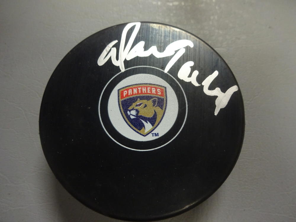 DALE TALLON GENERAL MANAGER FLORIDA PANTEHR SIGNED HOCKE PUCK W/COA
