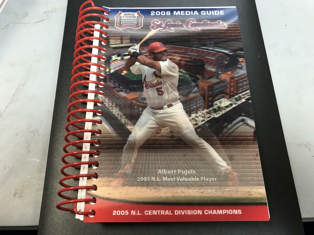 2006 ST. LOUIS CARDINALS MEDIA GUIDE PUJOLS 3D COLLECTIBLE MEMORABILIA