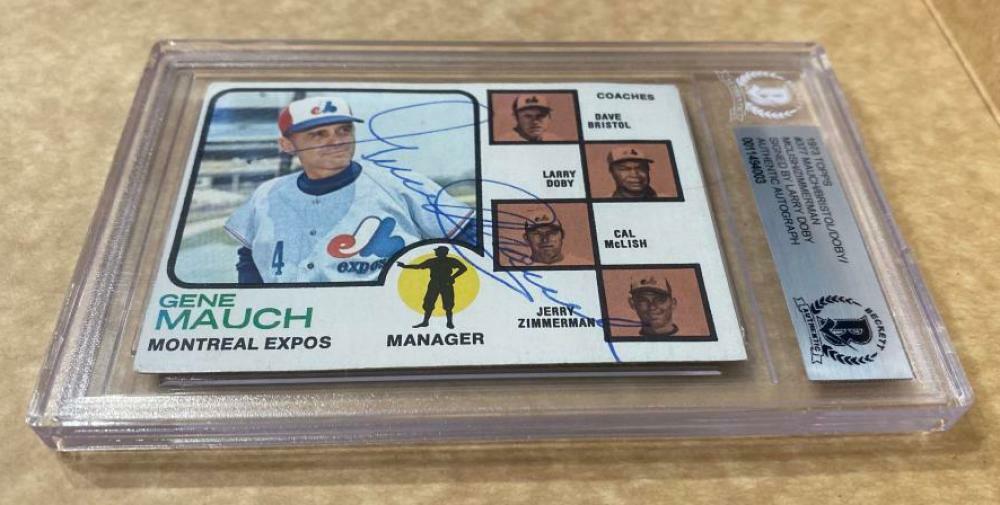 1973 TOPPS GENE MAUCH EXPOS DECEASED SIGNED CARD BECKETT AUTHENTIC AUTOGRAPHED COLLECTIBLE MEMORABILIA