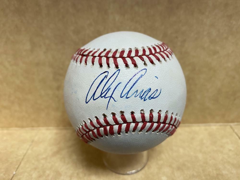 ALEX ARIAS CHICAGO CUBS VINTAGE SIGNED AUTOGRAPHED N.L. BASEBALL W/ COA
