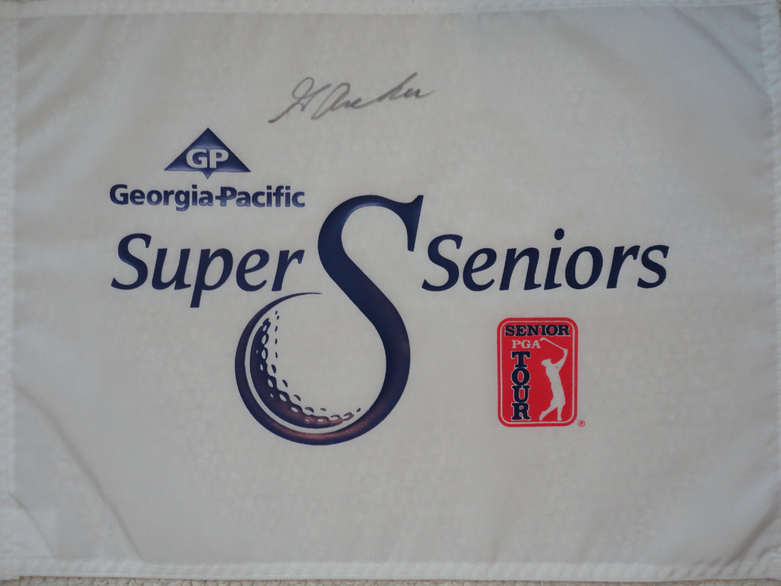 GEORGE ARCHER HAND SIGNED SUPER SENIORS PGA GOLF FLAG FORMER MASTERS CHAMPION

