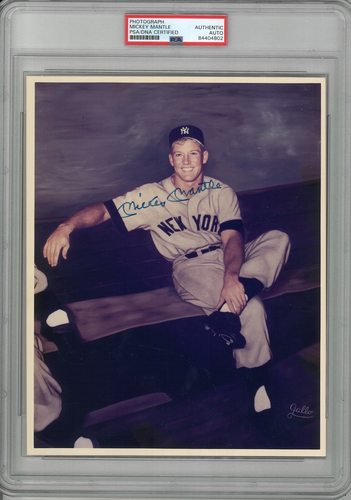 MICKEY MANTLE SIGNED 8X10 PHOTO PSA DNA SLABBED 84404802 (D) YANKEES GALLO
