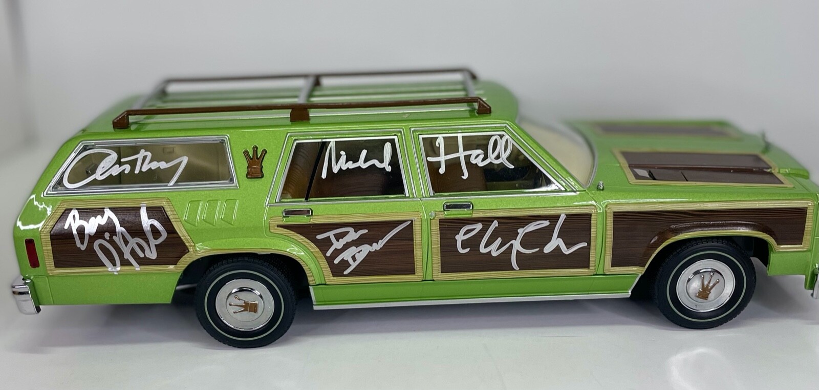 CHEVY CHASE M ANTHONY HALL B D’ANGELO BARRON 1:18 NATIONAL LAMPOONS VACATION CAR COLLECTIBLE MEMORABILIA