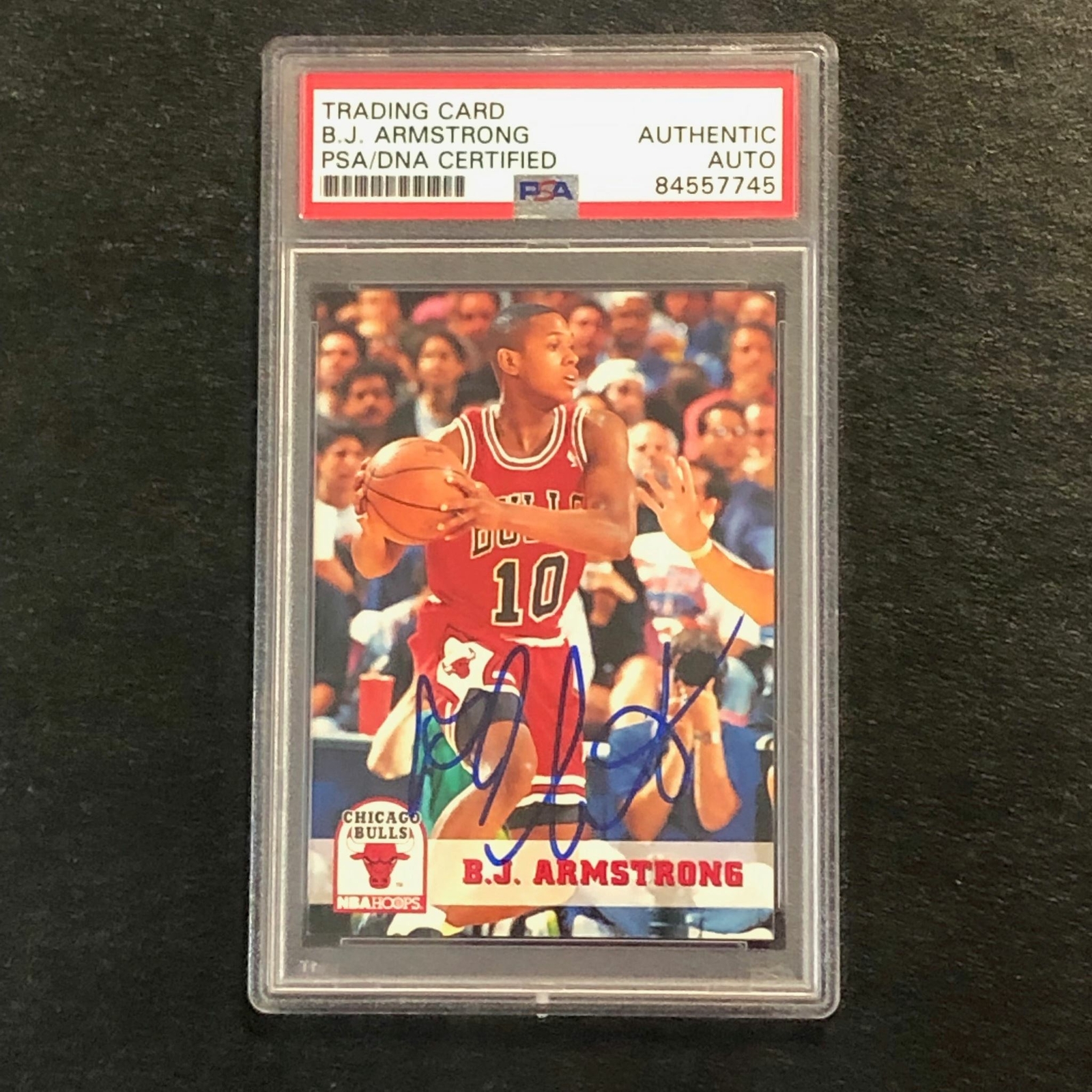 1993-94 NBA Hoops #25 B. J. Armstrong Signed Card AUTO PSA Slabbed Bulls
