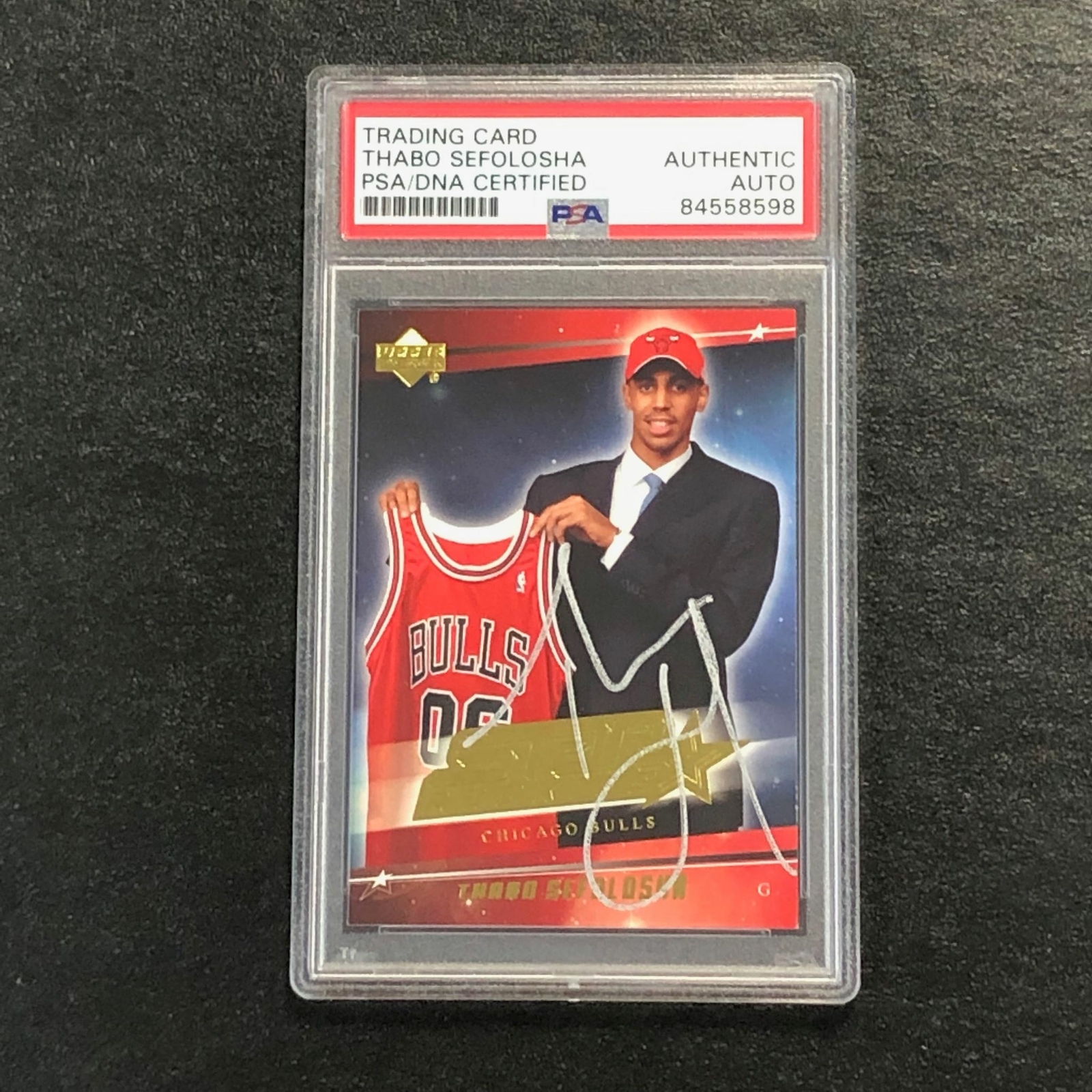 2006-07 UPPER DECK STAR ROOKIE #213 THABO SEFOLOSHA SIGNED CARD AUTO PSA/DNA SLA COLLECTIBLE MEMORABILIA