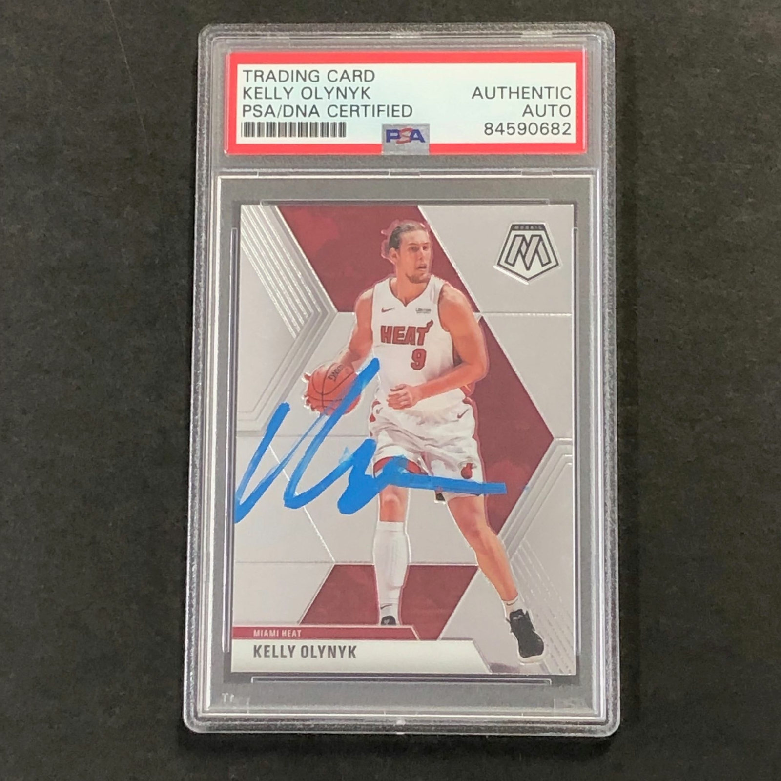2019-20 Mosaic Basketball #180 Kelly Olynyk Signed Card AUTO PSA Slabbed Heat