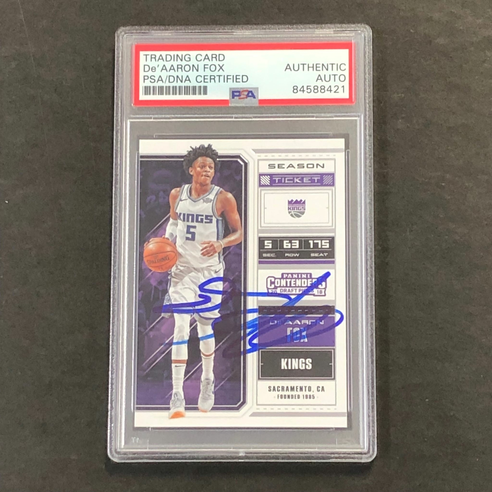 2018 Panini Contenders Draft Picks #11 De'Aaron Fox Signed Auto Slabbed PSA King