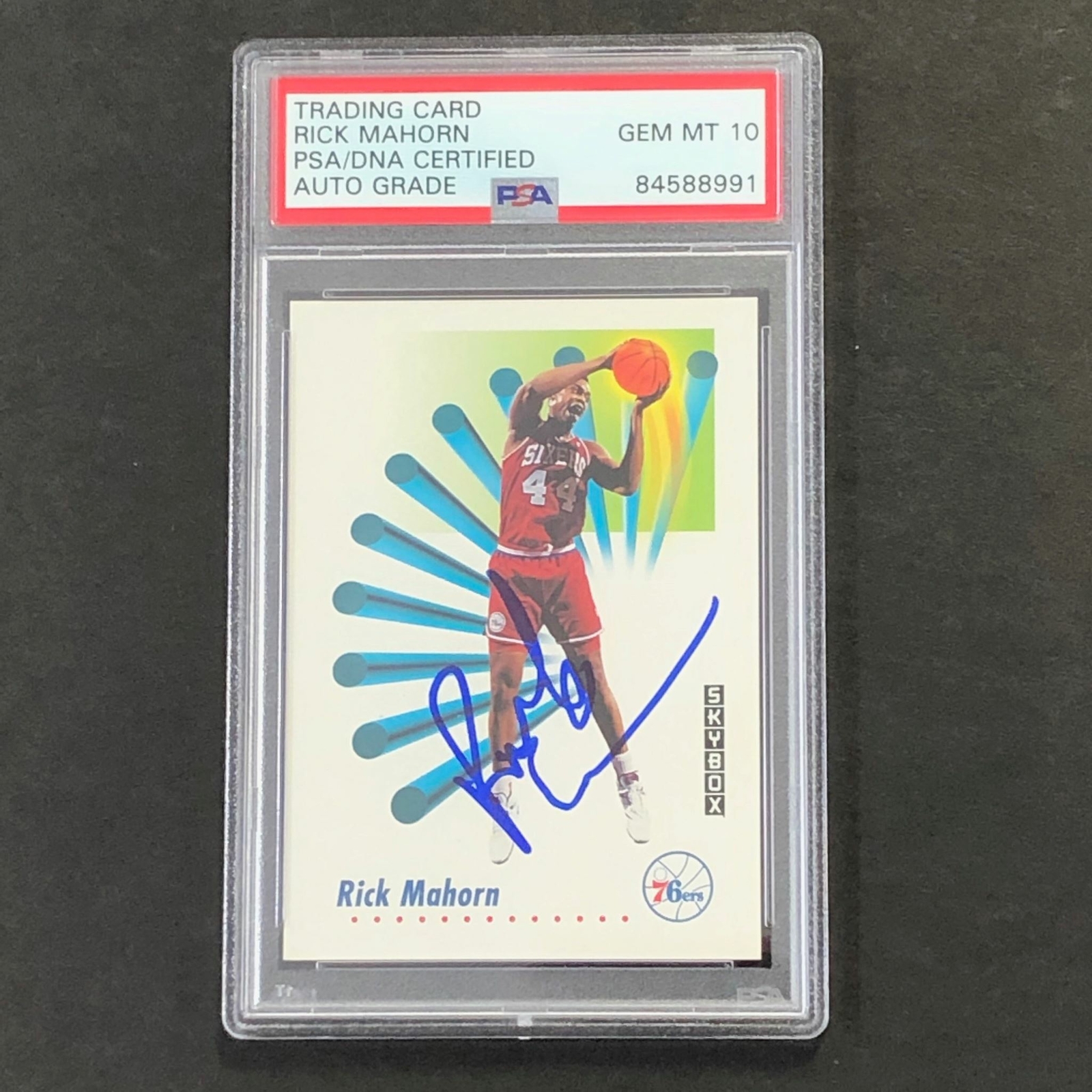 1991-92 SKYBOX #217 RICK MAHORN SIGNED CARD AUTO 10 PSA SLABBED 76ERS COLLECTIBLE MEMORABILIA