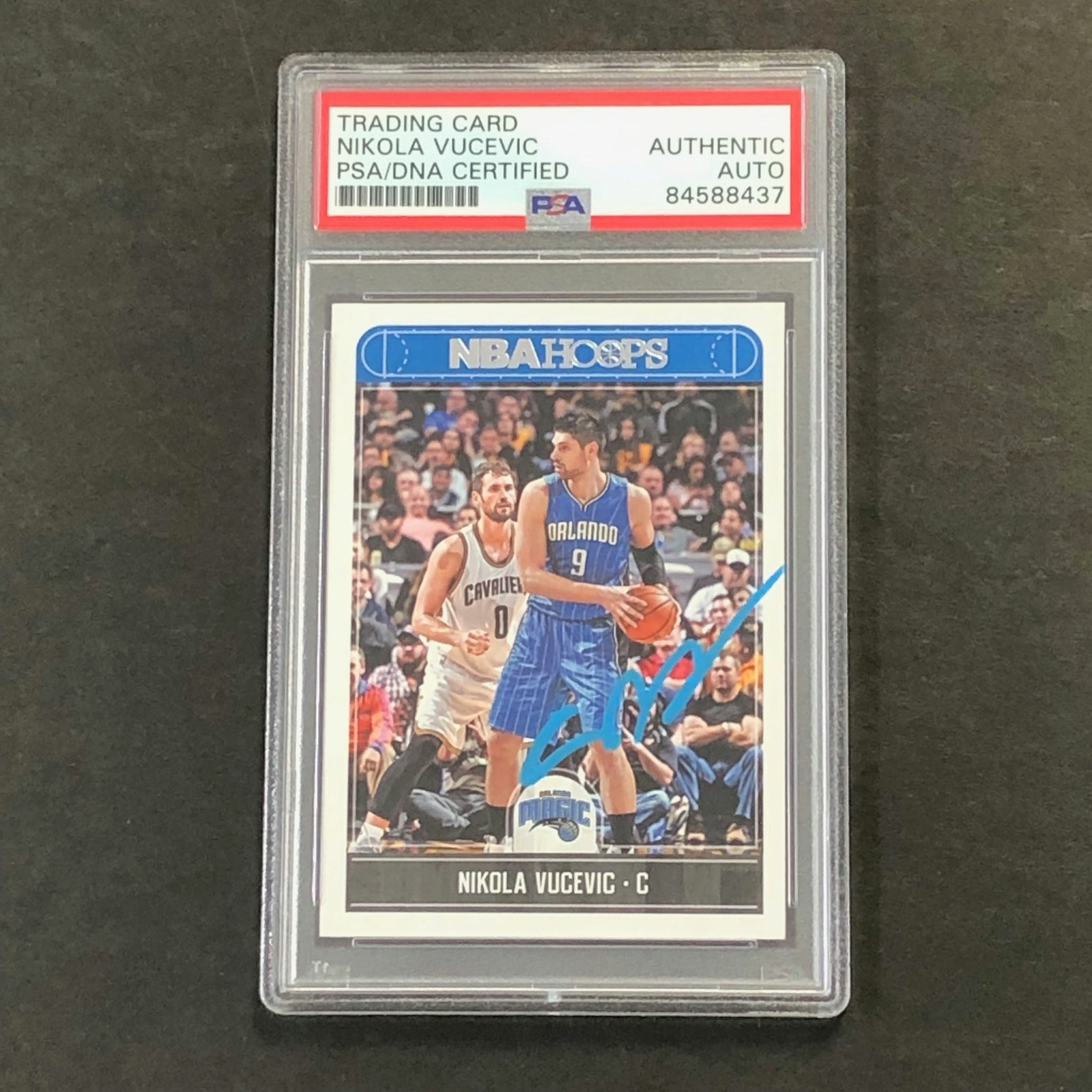 2017-18 NBA Hoops #117 Nikola Vucevic Signed Card AUTO PSA Slabbed Magic