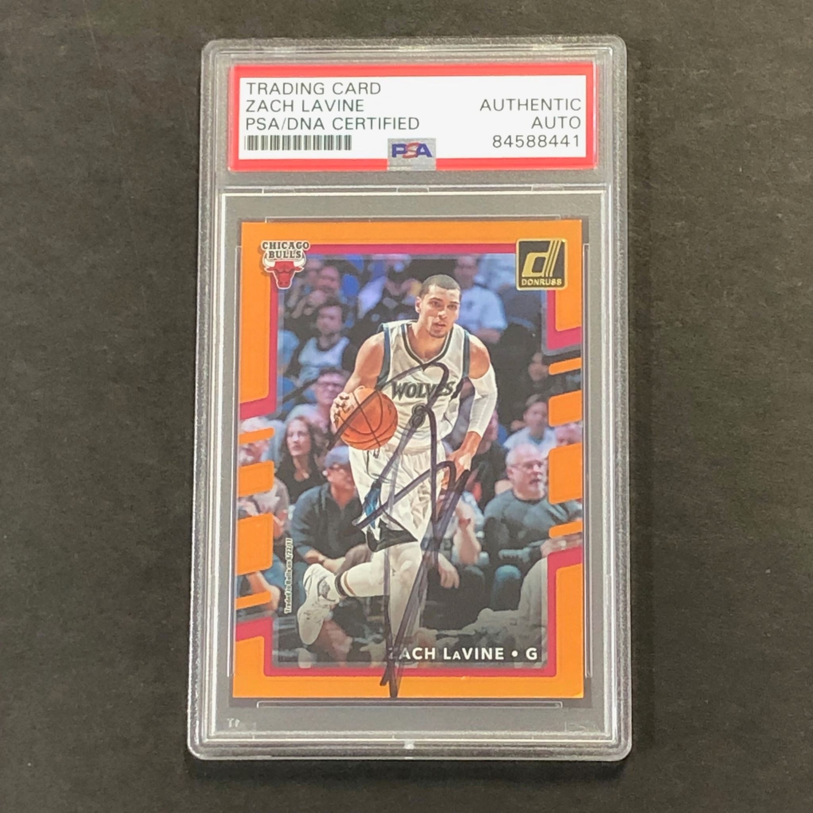 2017-18 Donruss Basketball #22 Zach LaVine Signed Card AUTO PSA Slabbed Bulls