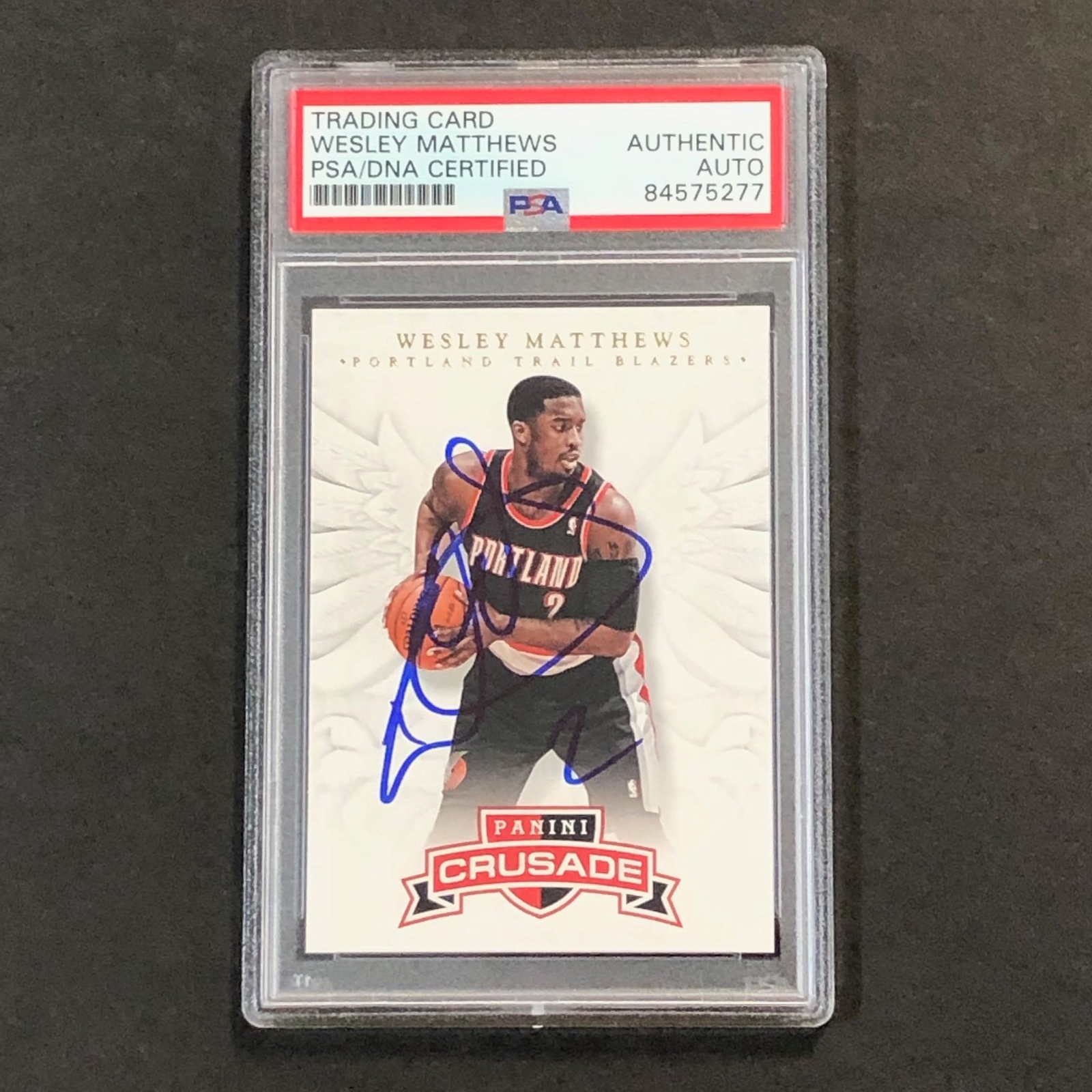 2012-13 Panini Crusade #41 Wesley Matthews Signed Card AUTO PSA Slabbed Trailbla