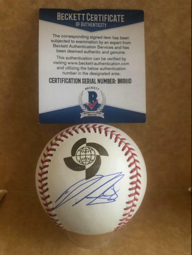 DELLIN BETANCES NEW YORK YANKEES SIGNED AUTO 2017 WBC BASEBALL BECKETT