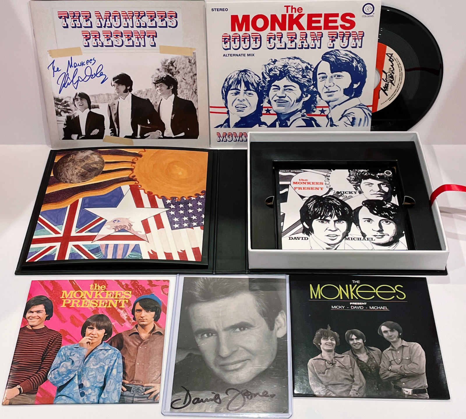 THE MONKEES Signed Autograph NESMITH DAVY JONES DOLENZ Present Deluxe Box Set

