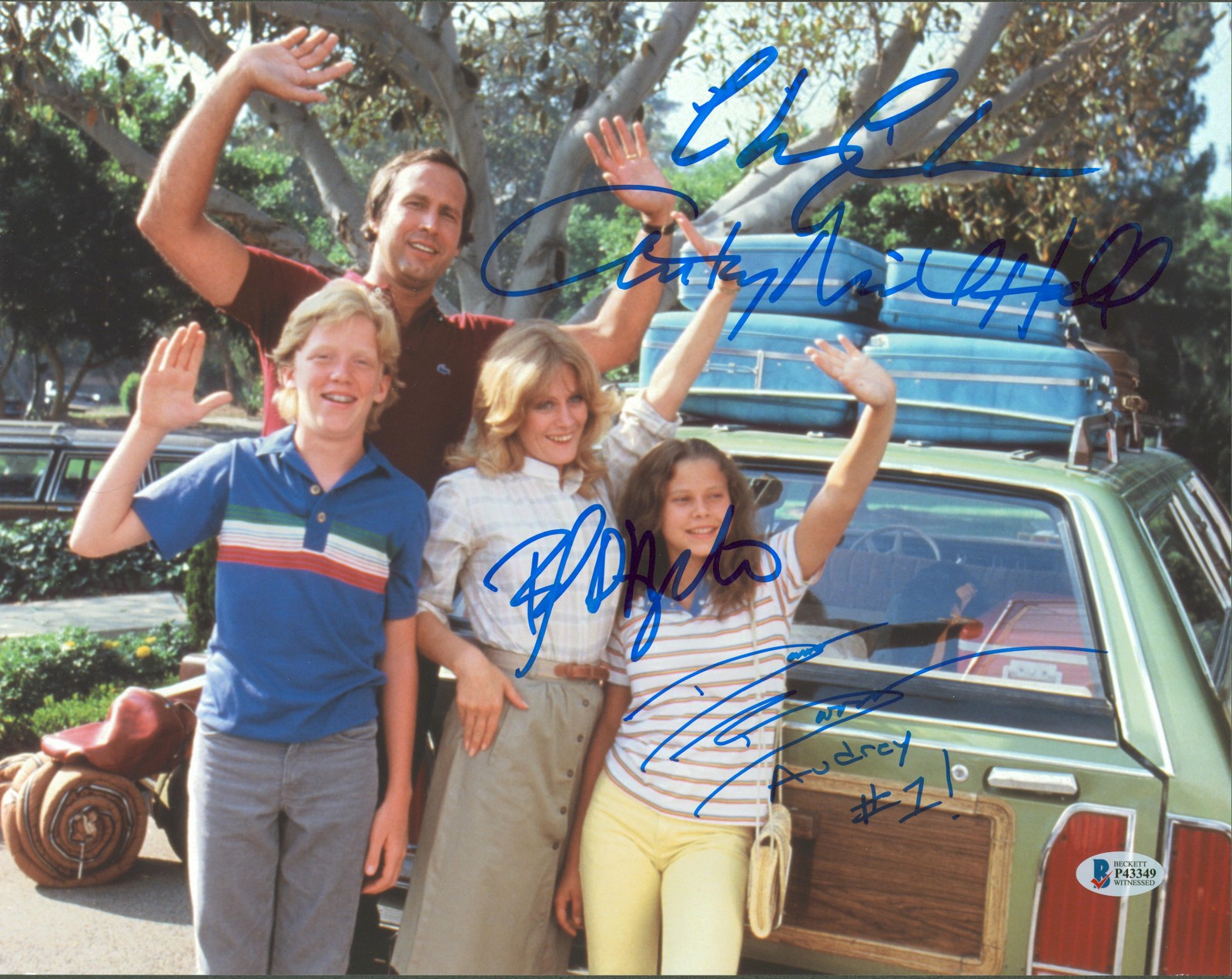 Vacation (4) Chase, D'Angelo, Hall & Barron Signed 11x14 Photo BAS Wit #P43349