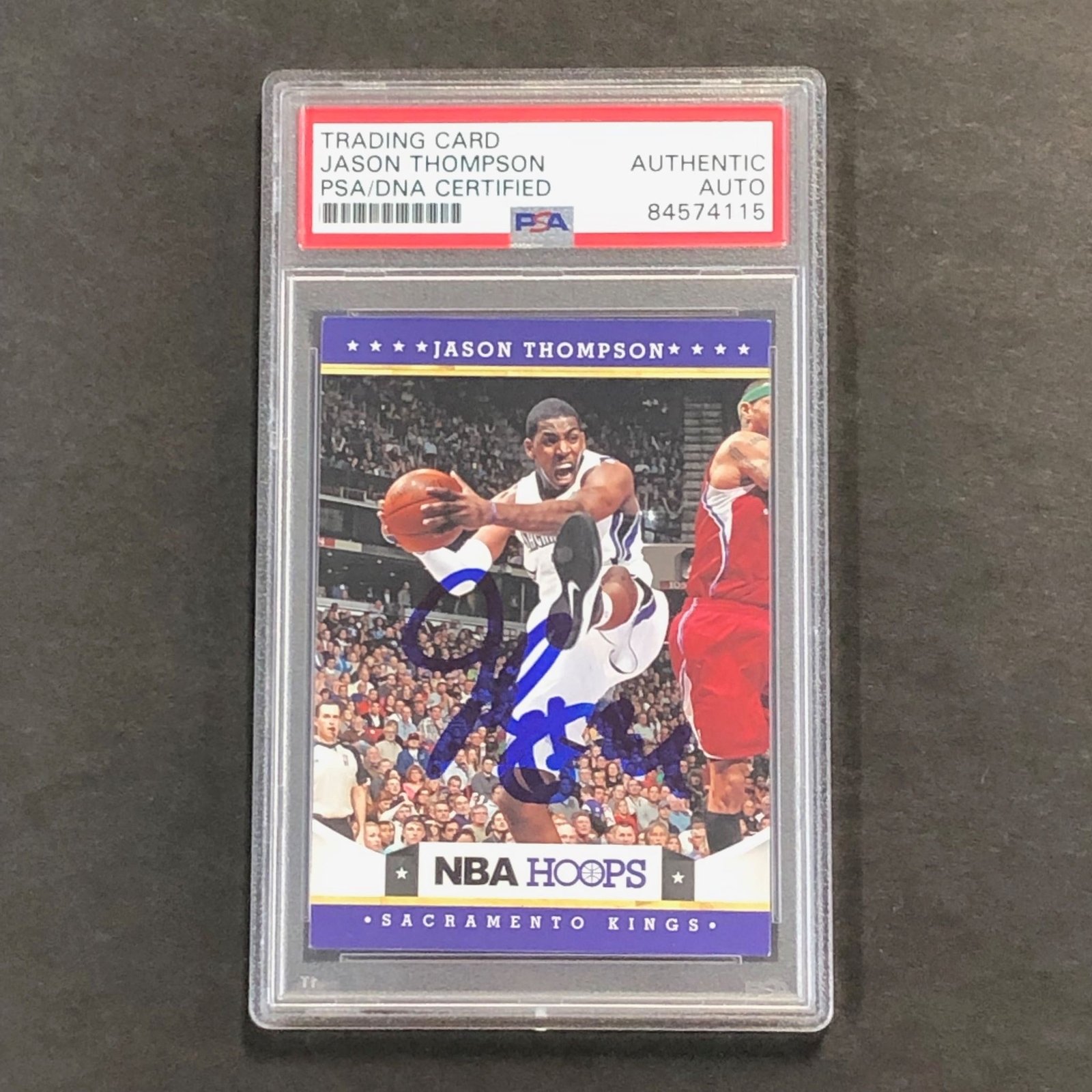 2012-13 NBA HOOPS #215 JASON THOMPSON SIGNED CARD AUTO PSA SLABBED KINGS COLLECTIBLE MEMORABILIA