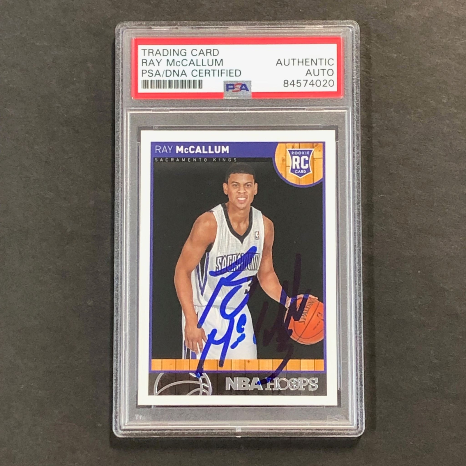 2013-14 NBA Hoops #276 Ray McCallum Signed Card AUTO PSA Slabbed RC Kings
