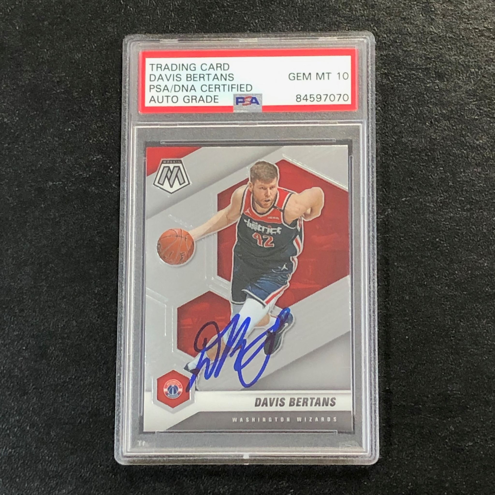 2020 Panini Mosaic #172 Davis Bertans Signed Card AUTO 10 PSA/DNA Slabbed Wizard