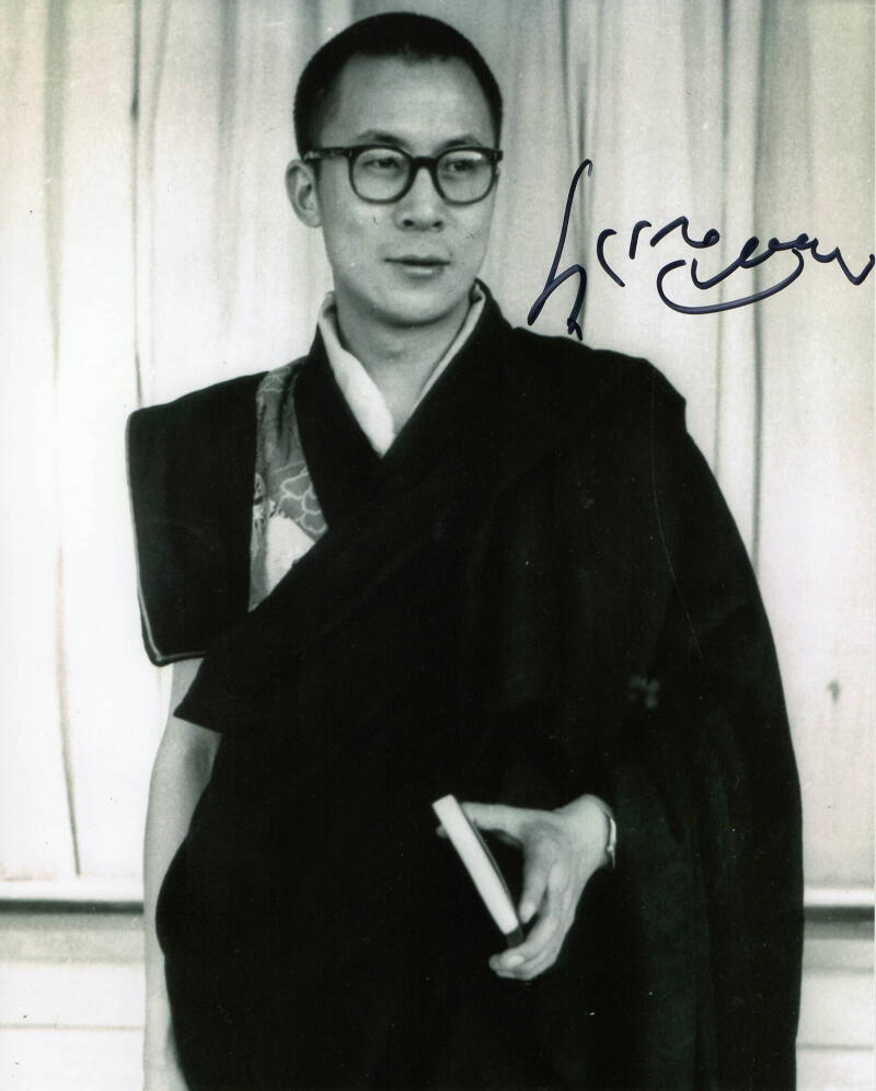 14TH DALAI LAMA TENZIN GYATSO SIGNED AUTOGRAPH 8X10 PHOTO – TIBETAN LEADER JSA COLLECTIBLE MEMORABILIA