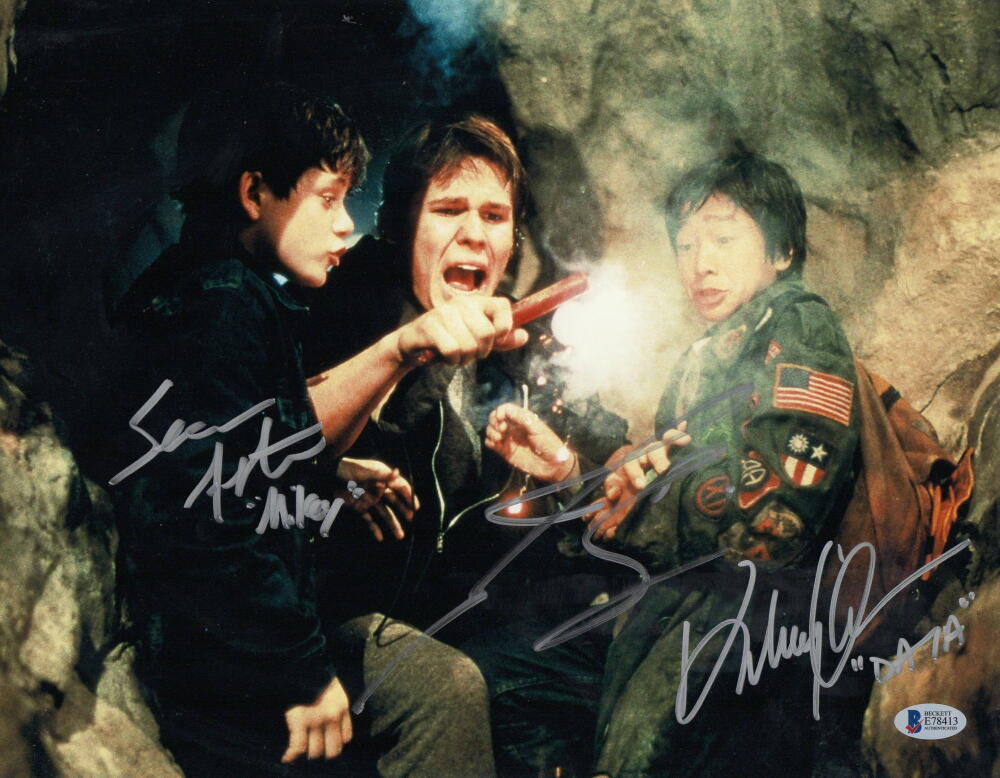 JOSH BROLIN SEAN ASTIN KE HUY QUAN SIGNED 11X14 PHOTO THE GOONIES AUTOGRAPH BAS