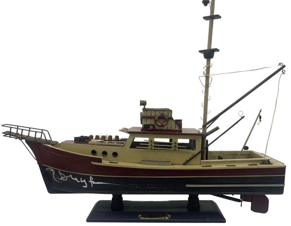 RICHARD DREYFUSS SIGNED WOODEN JAWS ORCA MODEL BOAT 20