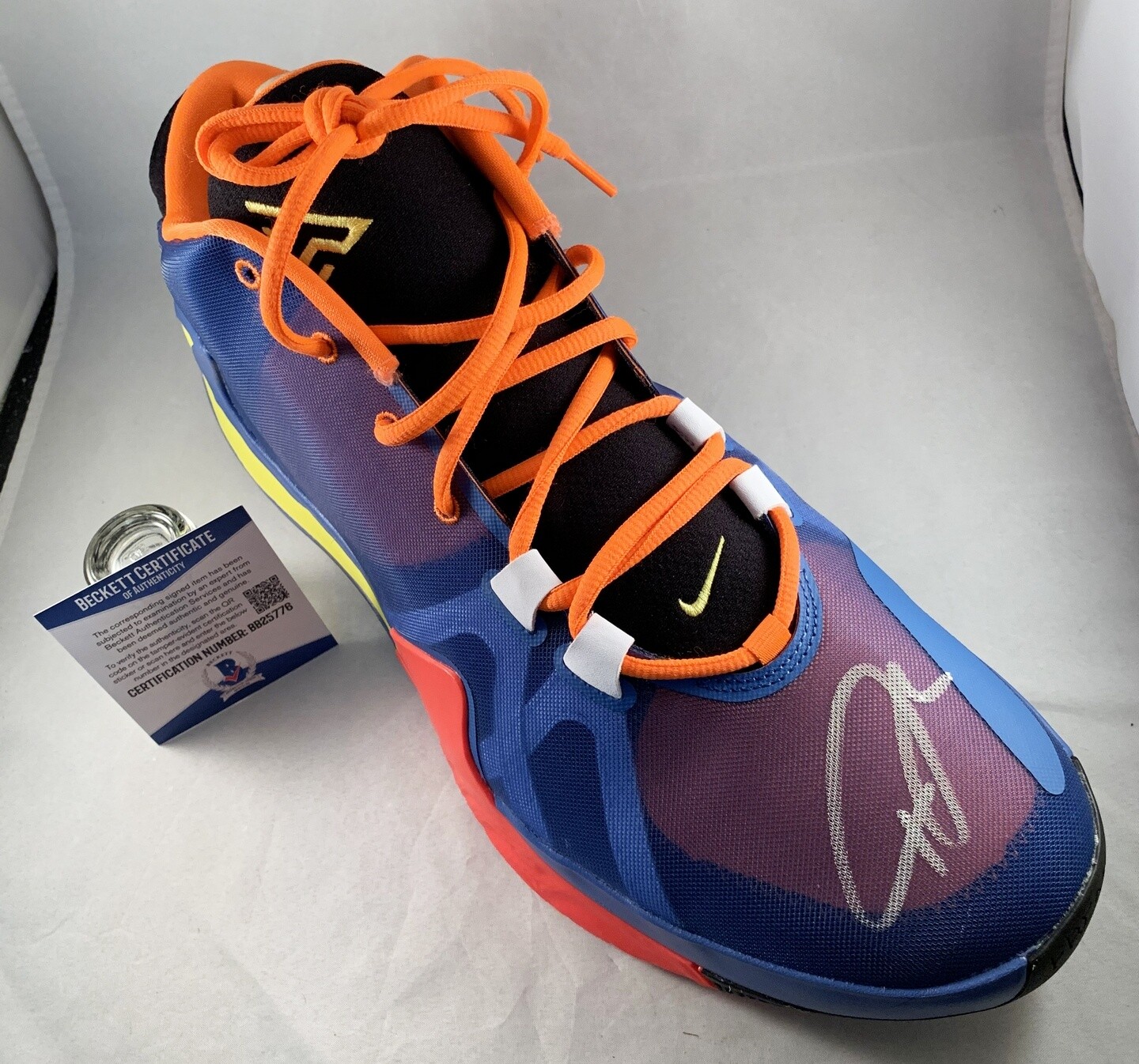 Giannis Antetokounmpo Signed Shoe Beckett BAS Nike Zoom Freak 1 COA