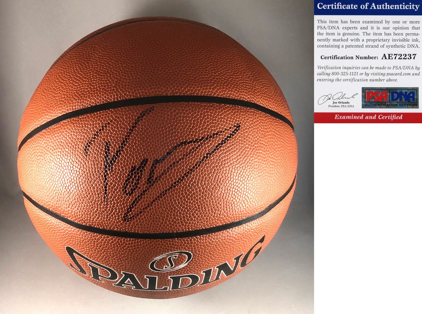 Dallas Mavericks Kristaps Porzingis Signed Basketball PSA/DNA COA