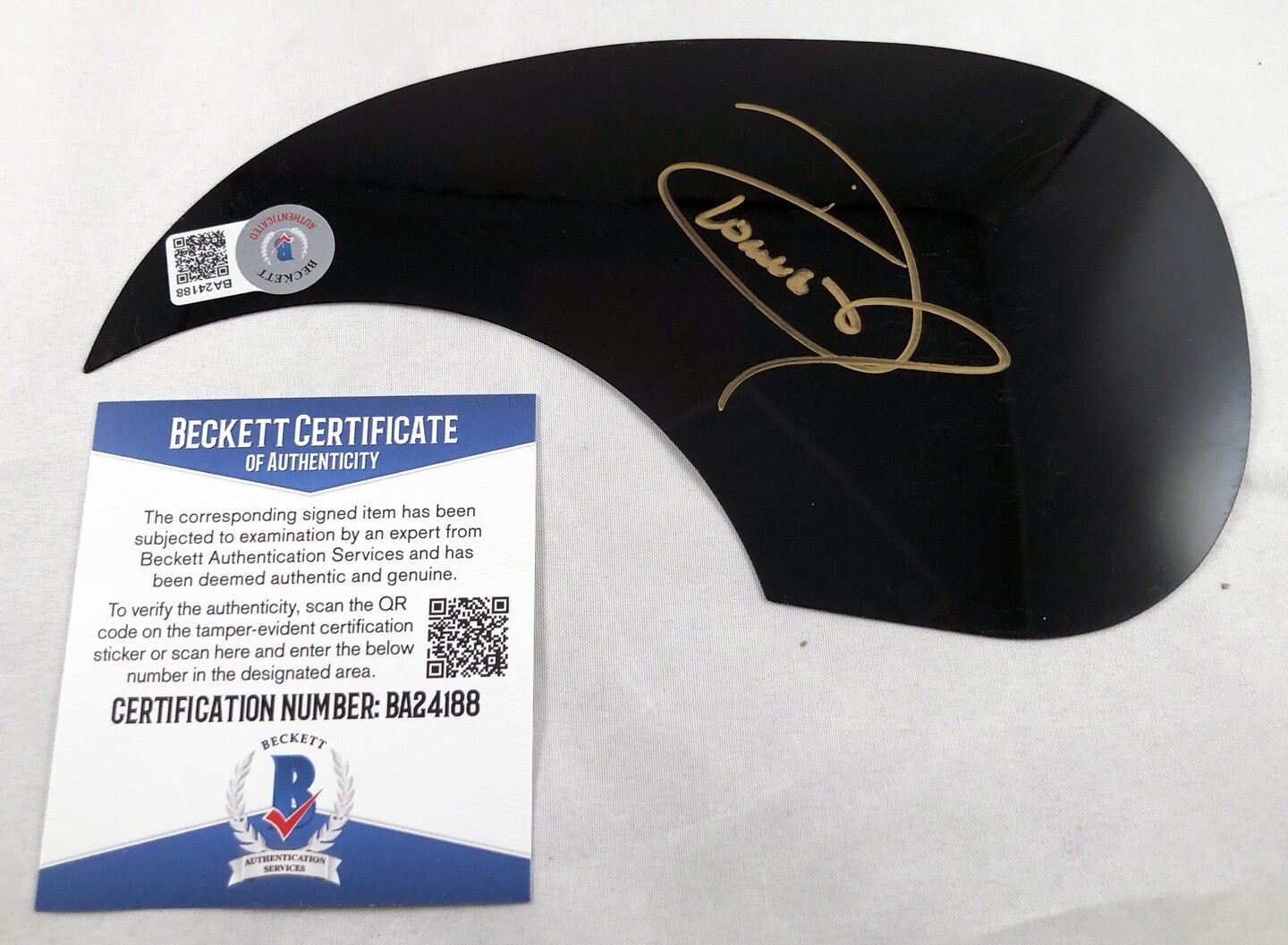 Dionne Warwick Signed Acoustic Pickguard Beckett BAS COA