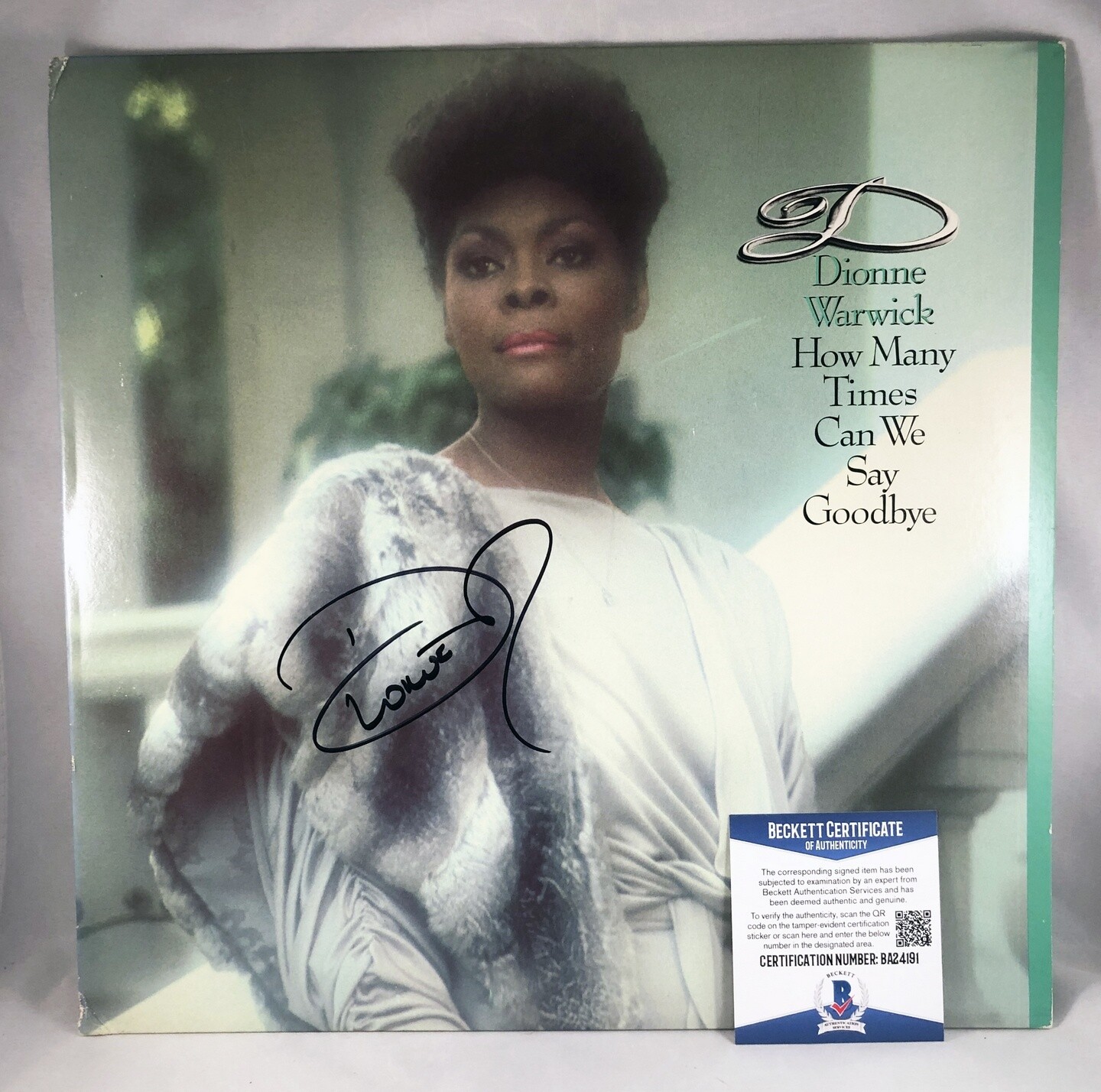 Dionne Warwick Signed Vinyl LP Album Beckett BAS COA