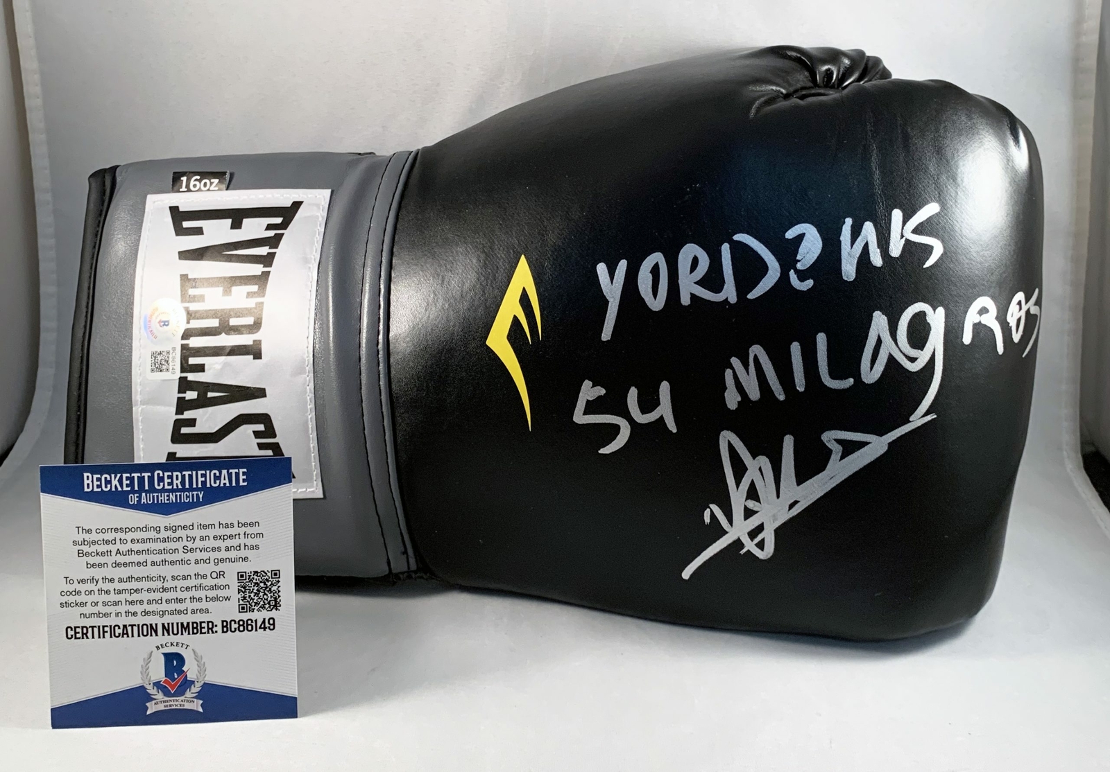 Yordenis Ugas Signed Boxing Glove Beckett BAS WBA Welterweight Champ COA