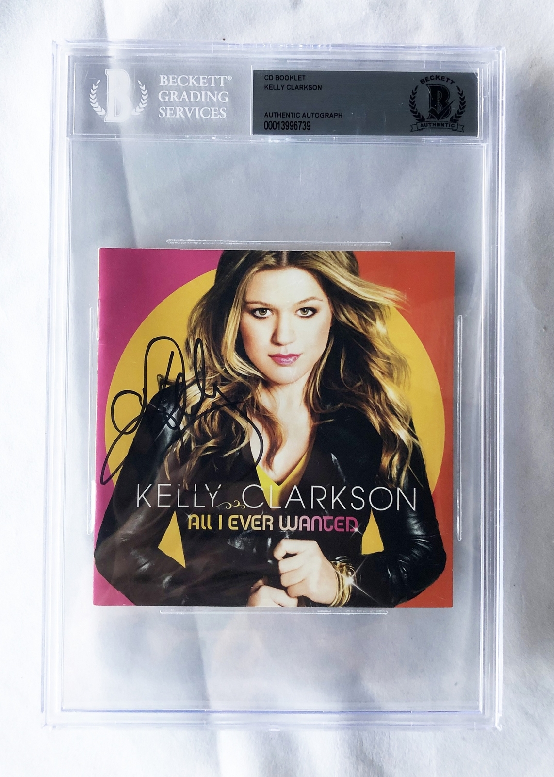 Kelly Clarkson Signed CD Cover Beckett BAS 1 COA