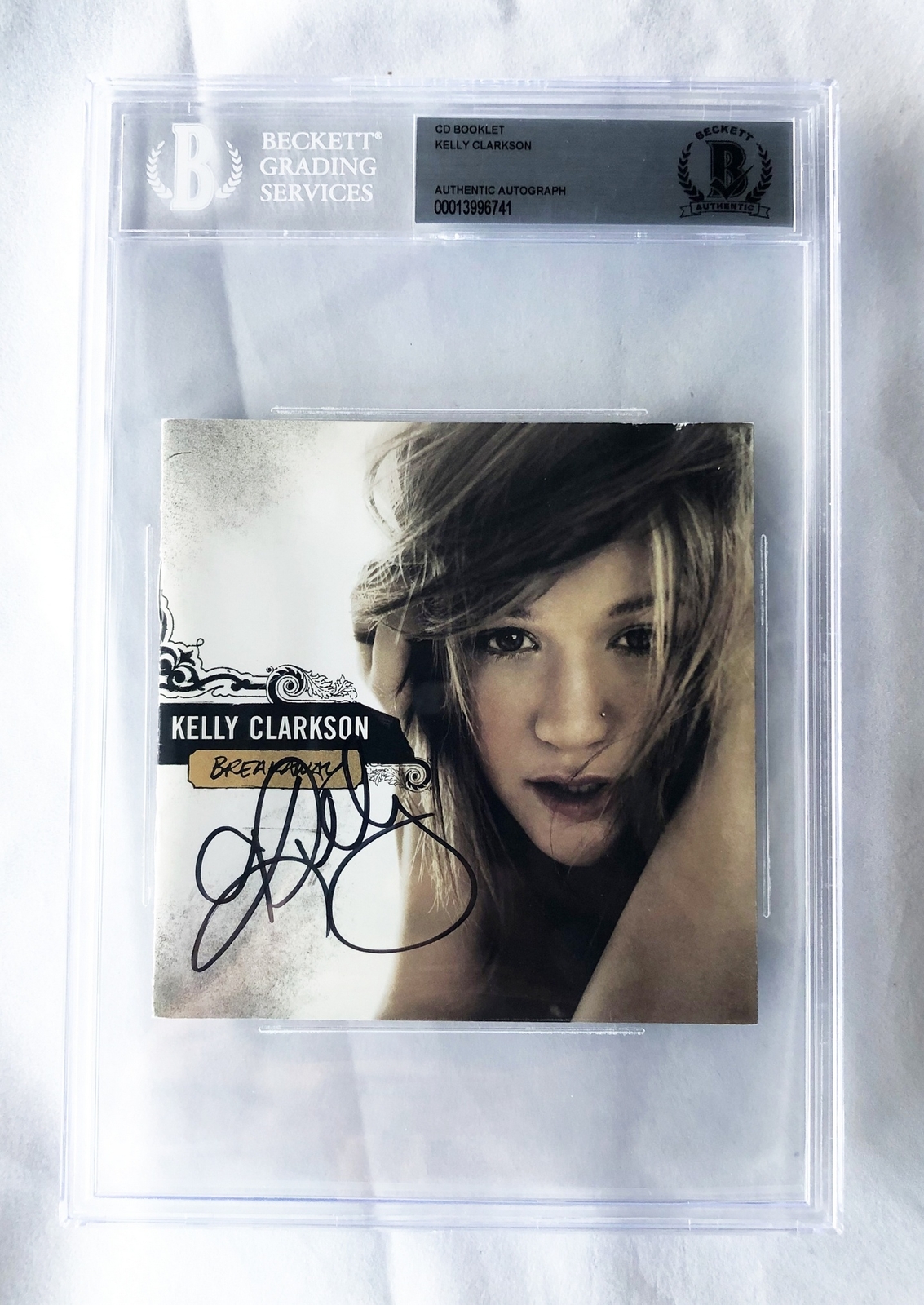 Kelly Clarkson Signed CD Cover Beckett BAS COA