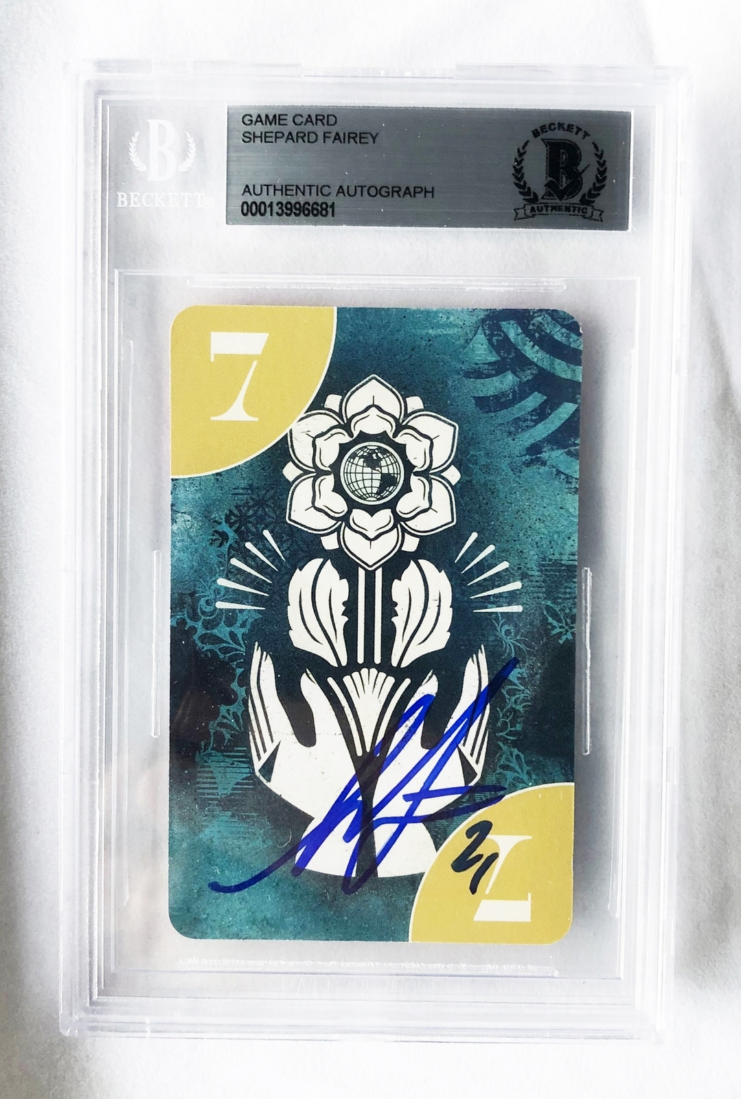 Shepard Fairey Signed Card Uno Limited Edition Beckett BAS 8 COA