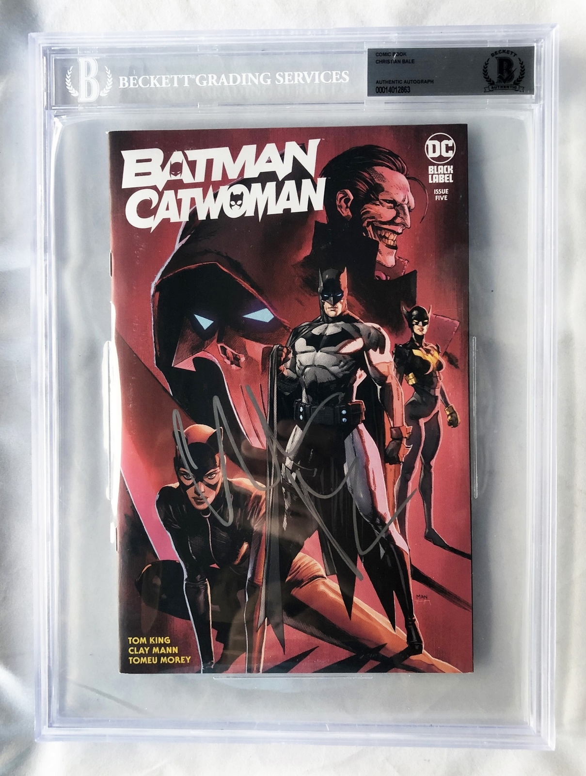 Christian Bale Signed Comic Book Beckett BAS DC Batman 4 COA