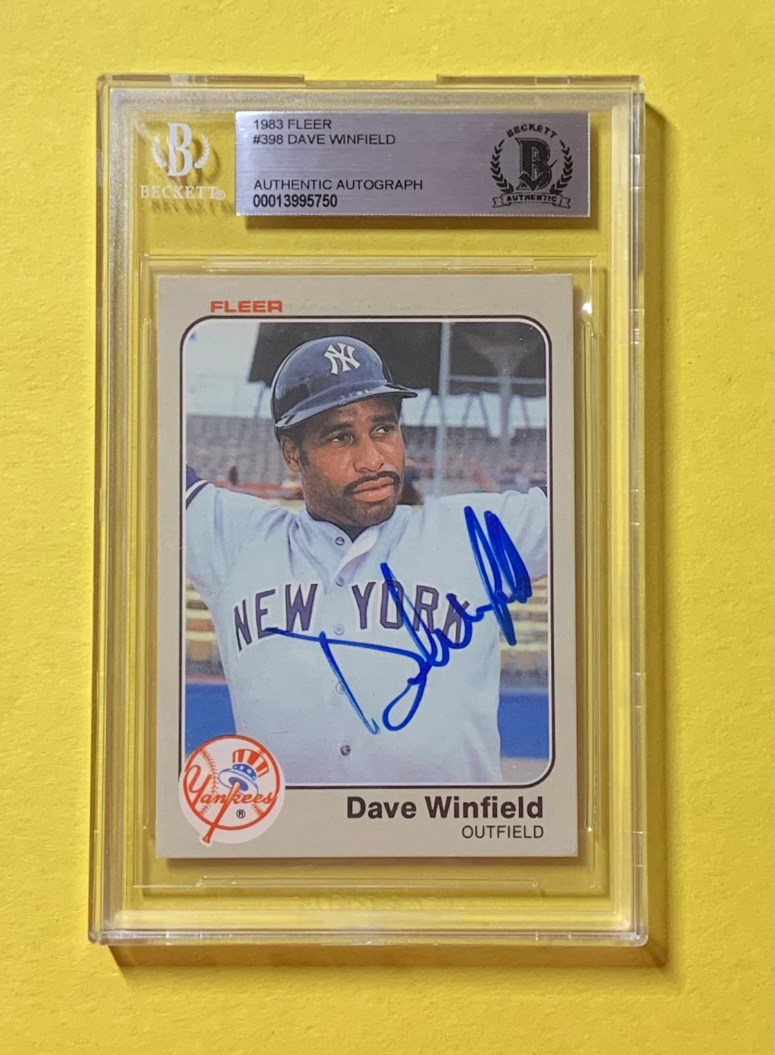 1983 FLEER DAVE WINFIELD #398 AUTHENTIC AUTO BECKETT CERTIFIED YANKEES COLLECTIBLE MEMORABILIA
