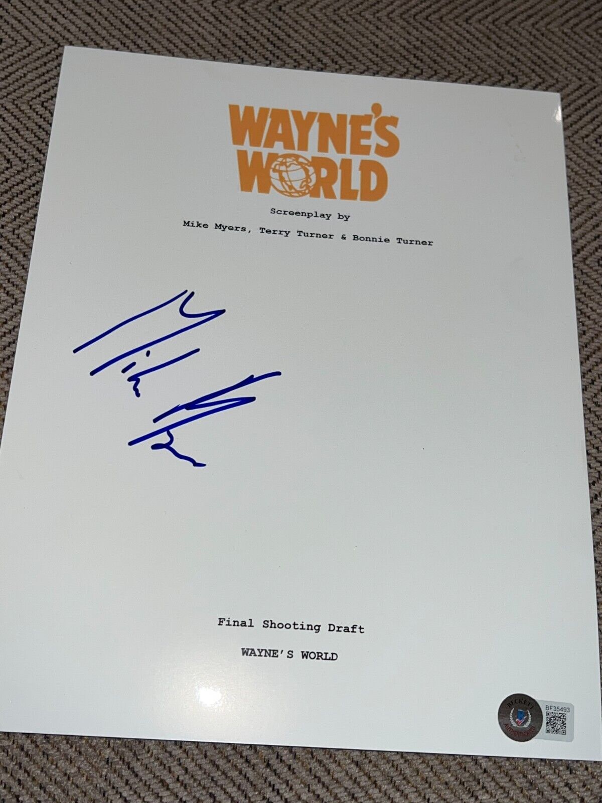 MIKE MYERS SIGNED AUTOGRAPH MOVIE SCRIPT WAYNES WORLD BECKETT BAS AUTO RARE COA