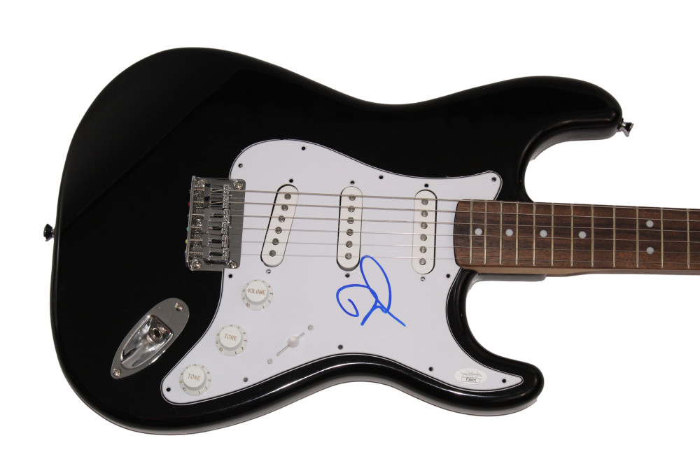DAVE GROHL SIGNED AUTOGRAPH BLACK FENDER ELECTRIC GUITAR - FOO FIGHTERS JSA COA