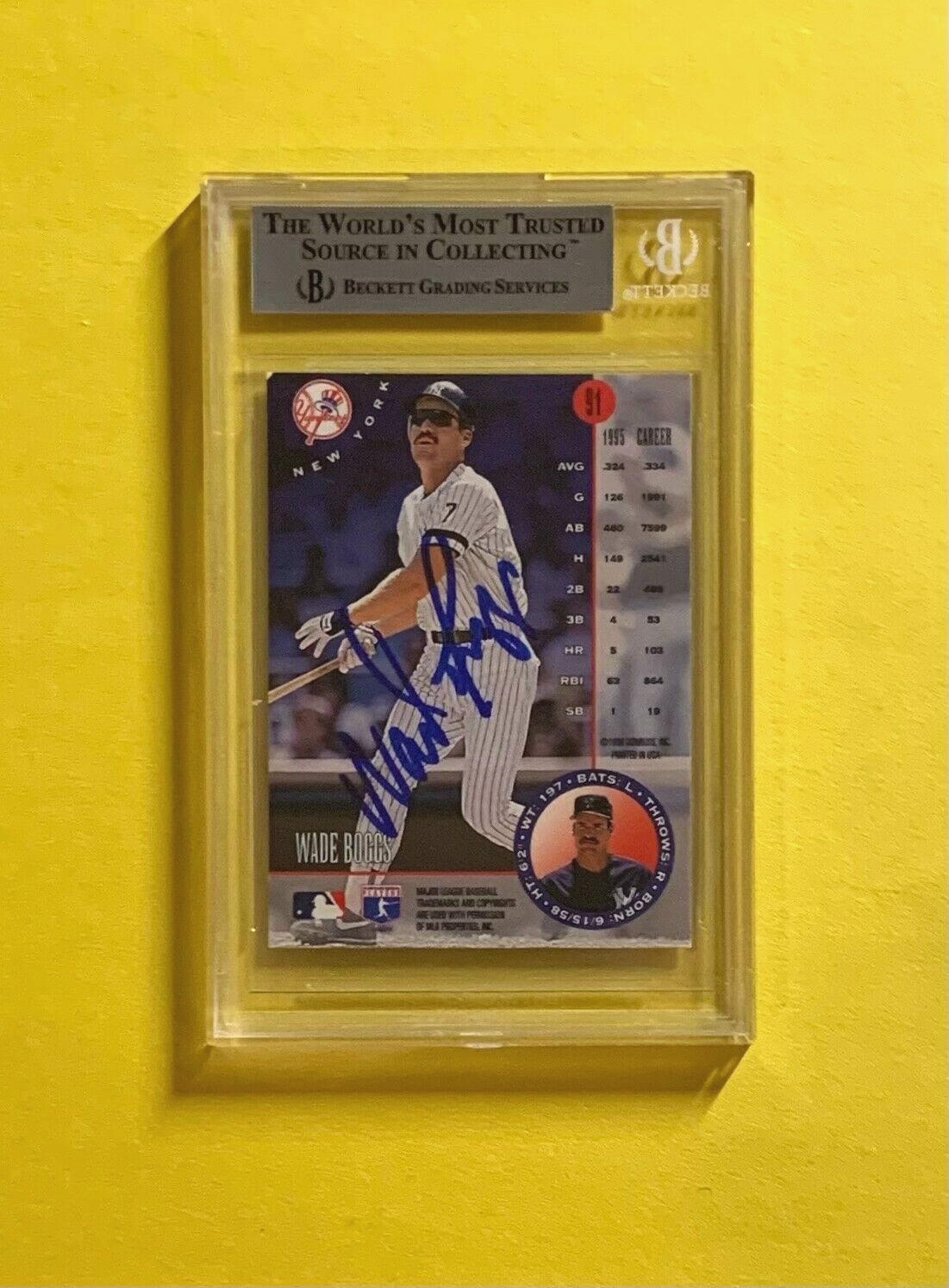 1996 LEAF WADE BOGGS #91 AUTHENTIC AUTO BECKETT CERTIFIED HOF