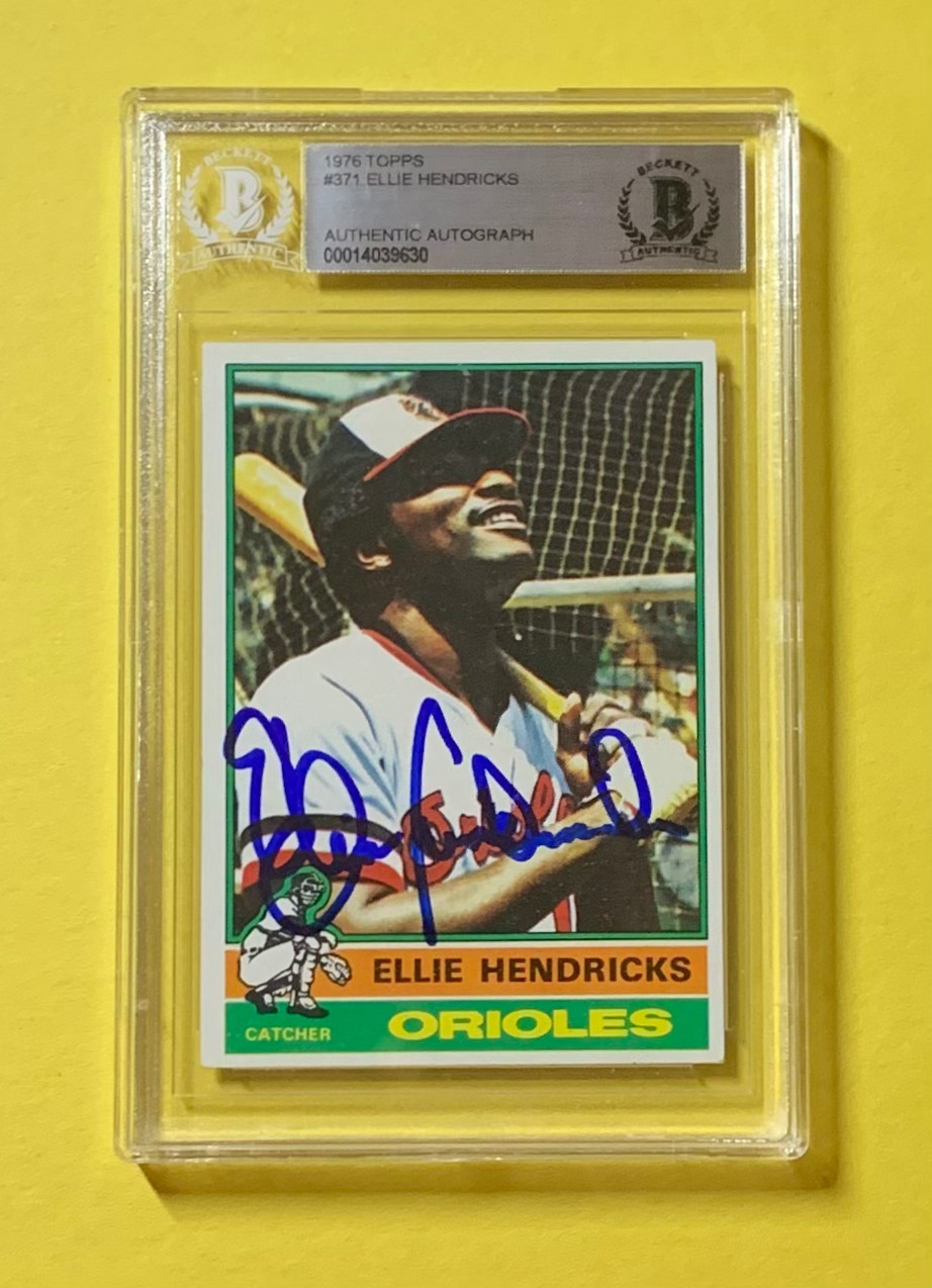 1976 TOPPS ELLIE HENDRICKS #371 AUTHENTIC AUTO BECKETT CERTIFIED ORIOLES COLLECTIBLE MEMORABILIA