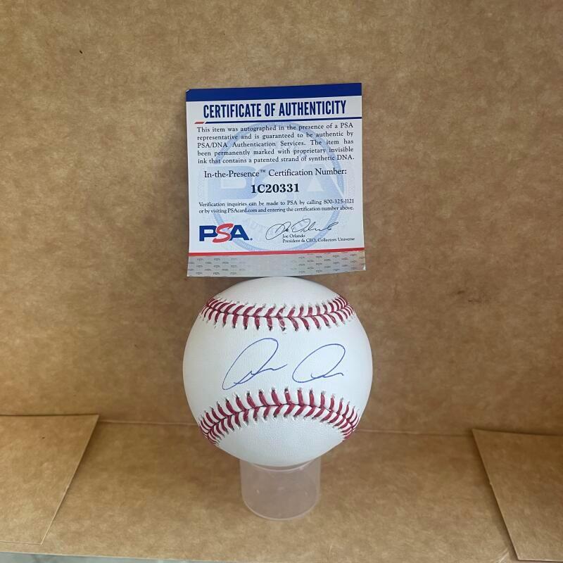 LUIS MEDINA NEW YORK YANKEES SIGNED AUTOGRAPHED M.L. BASEBALL PSA IC20331