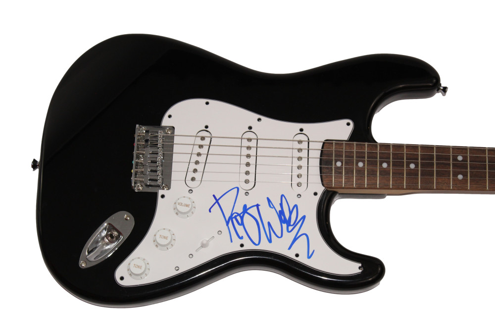ROGER WATERS SIGNED AUTOGRAPH BLACK FENDER ELECTRIC GUITAR PINK FLOYD JSA COA