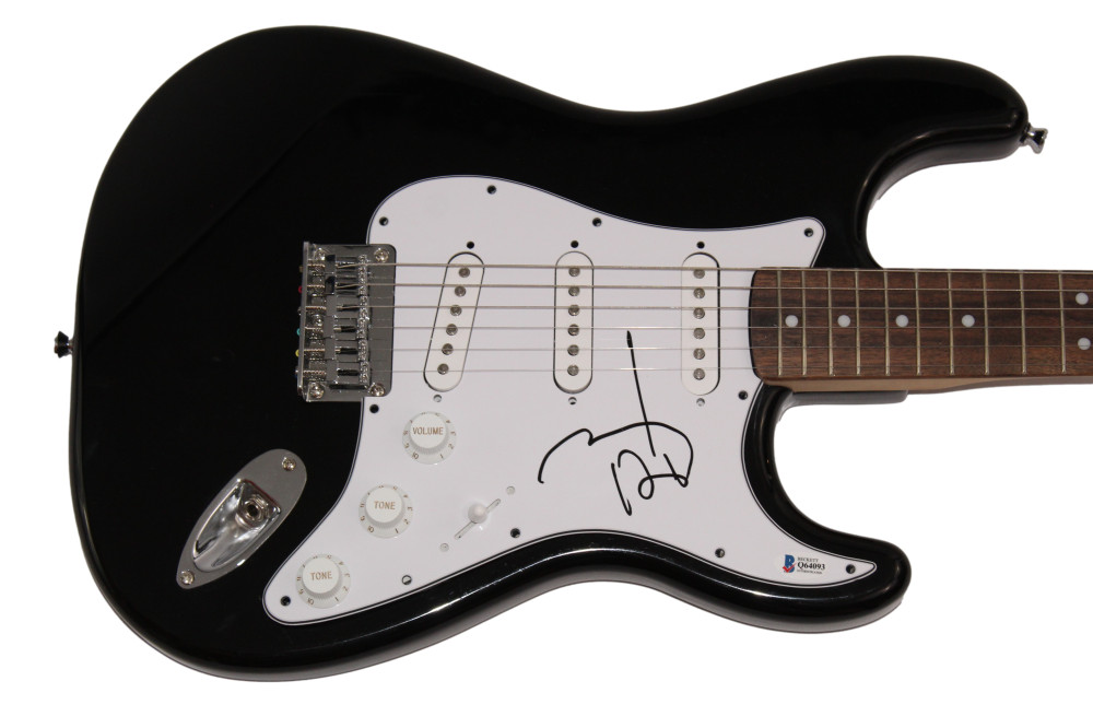 JOHNNY DEPP SIGNED AUTOGRAPH BLK FENDER ELECTRIC GUITAR CAPTAIN JACK SPARROW BAS