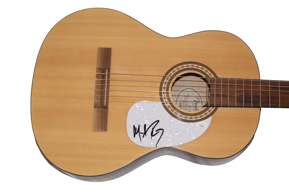 MICHAEL RAY SIGNED AUTOGRAPH FULL SIZE FENDER ACOUSTIC GUITAR - COUNTRY STAR JSA