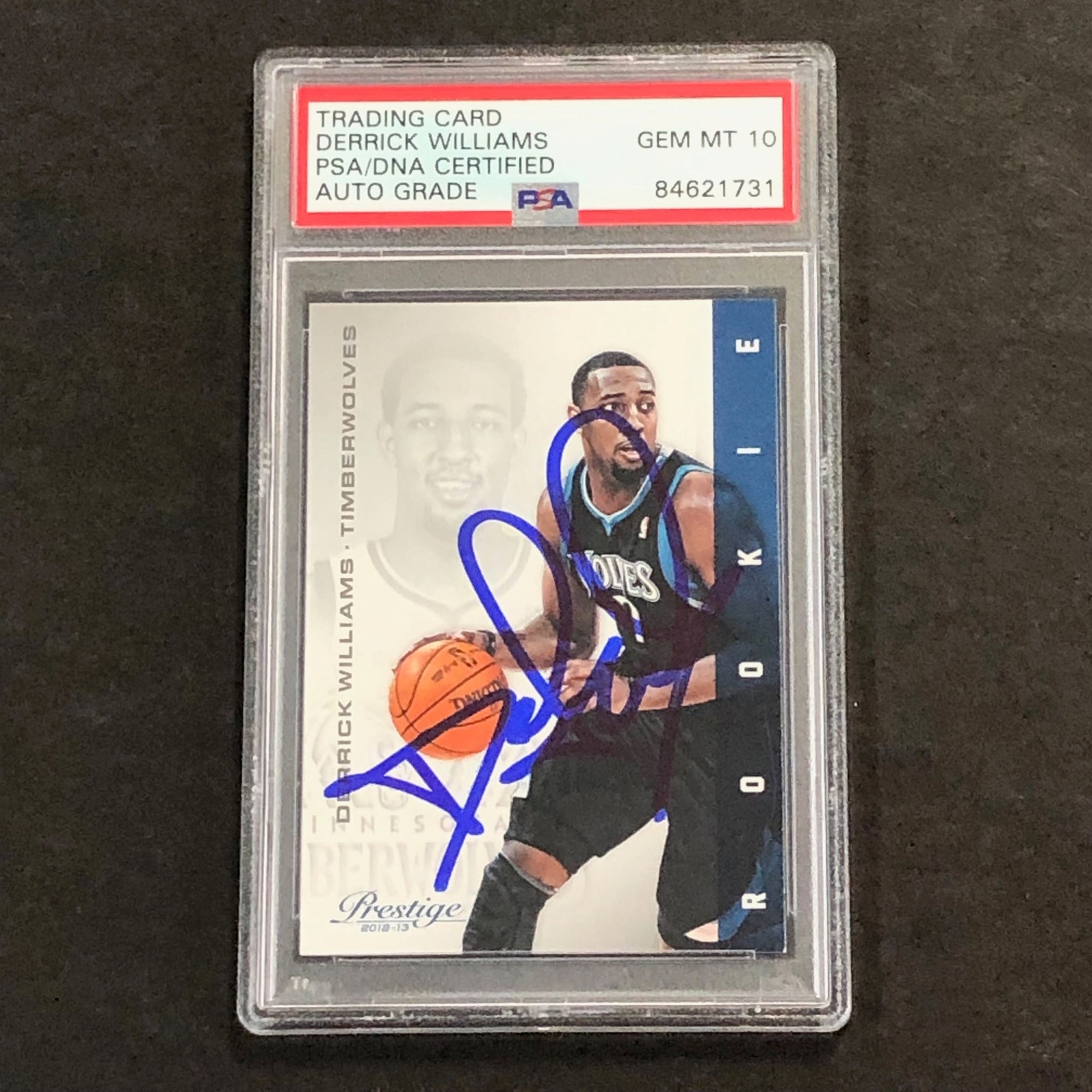 2012-13 Panini Prestige #152 Derrick Williams Signed Card AUTO 10 PSA/DNA Slabbe