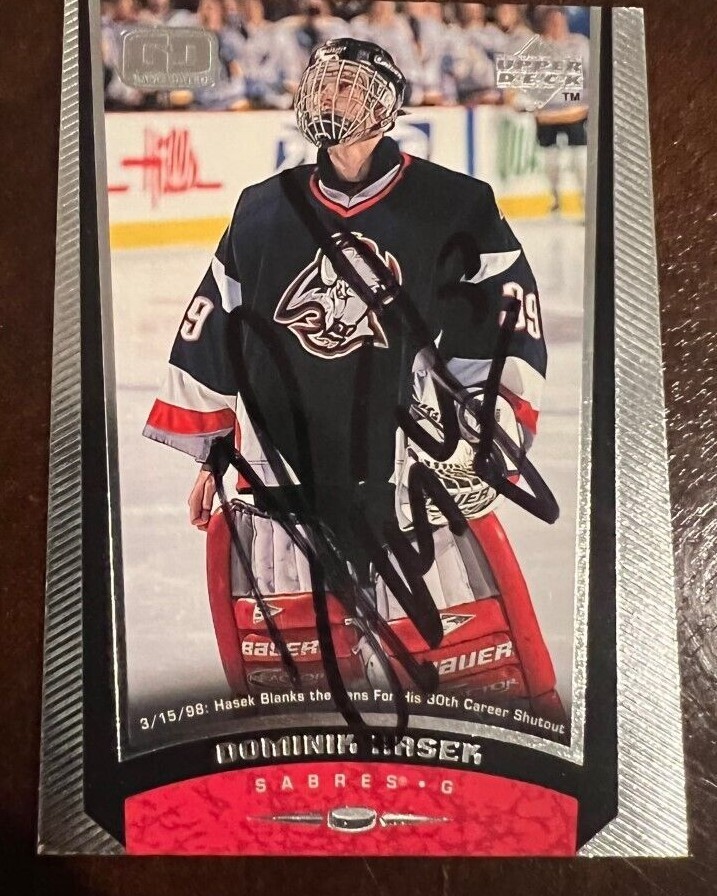 Dominik Hasek signed autographed 1998-1999 Upper Deck Hockey Card Buffalo Sabres